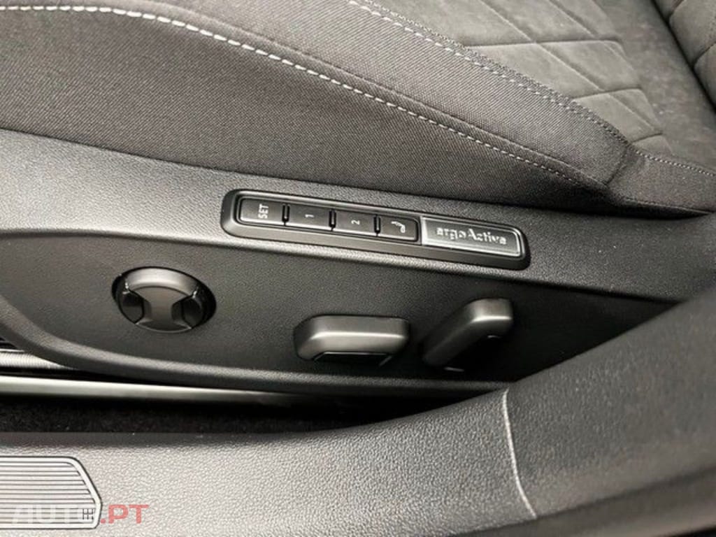 Volkswagen Golf I.V.A DEDUTIVEL 1.4 eHybrid DSG Style  