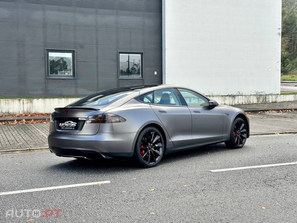 Tesla Model S 85