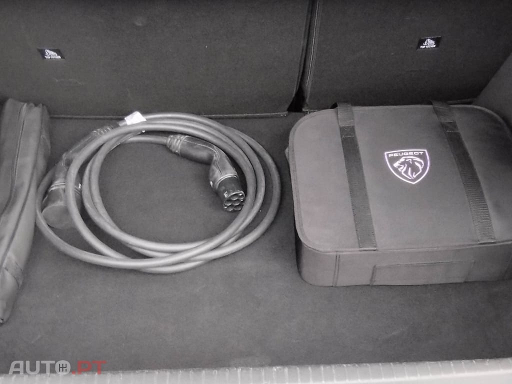 Peugeot E-208 50 kWh Allure Pack
