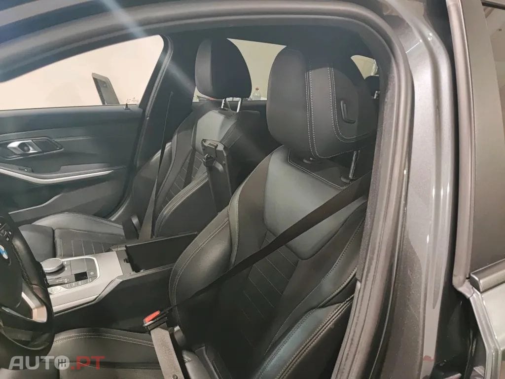 BMW 320 e Touring Corporate Edition Auto