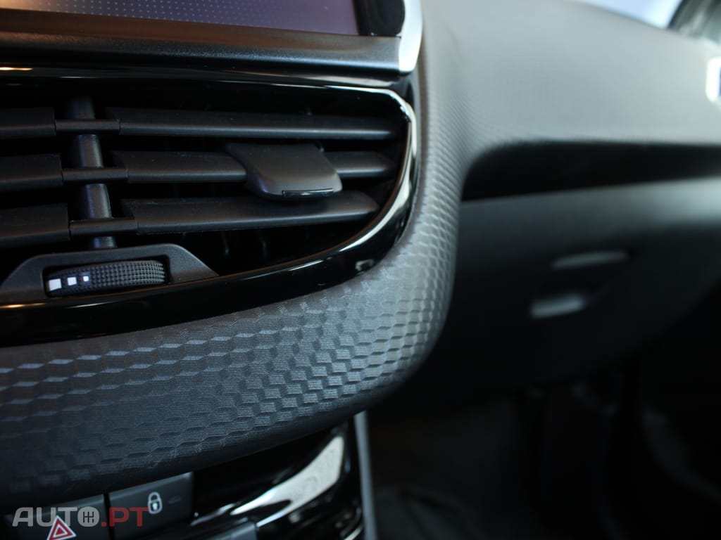 Peugeot 2008 1.2 PureTech Allure