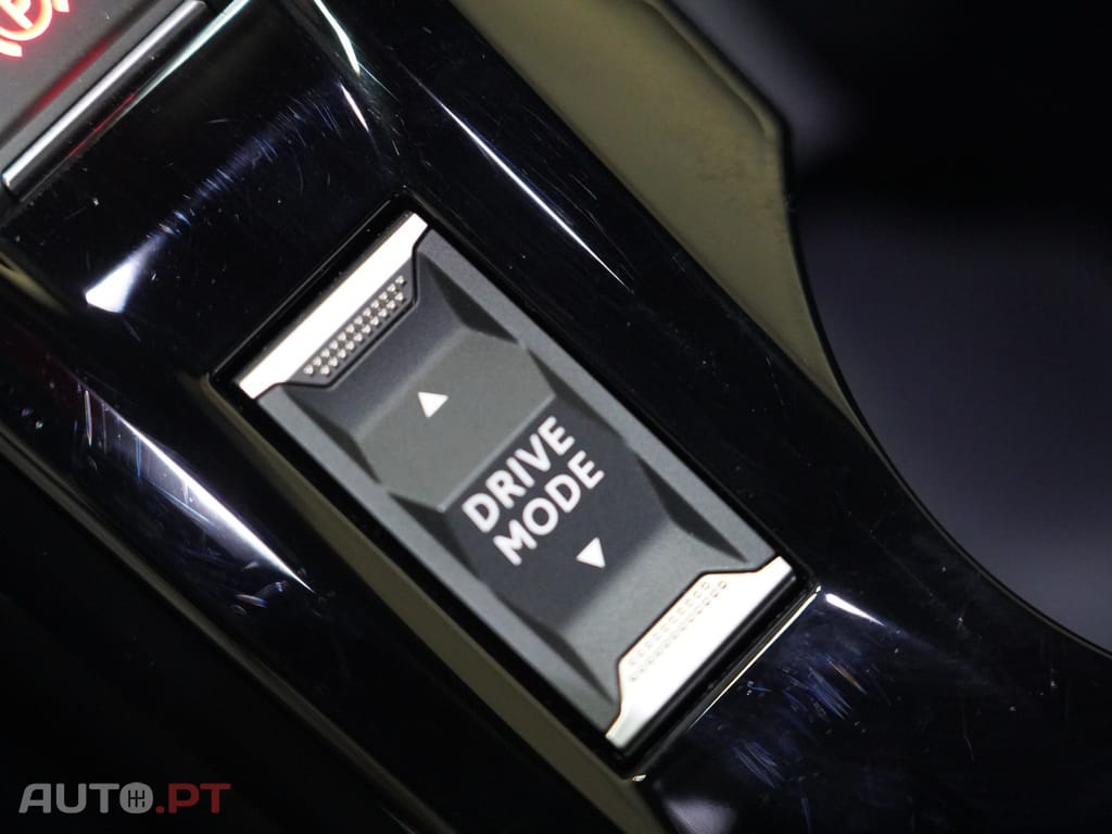 Peugeot 2008 1.2 PureTech Allure EAT8