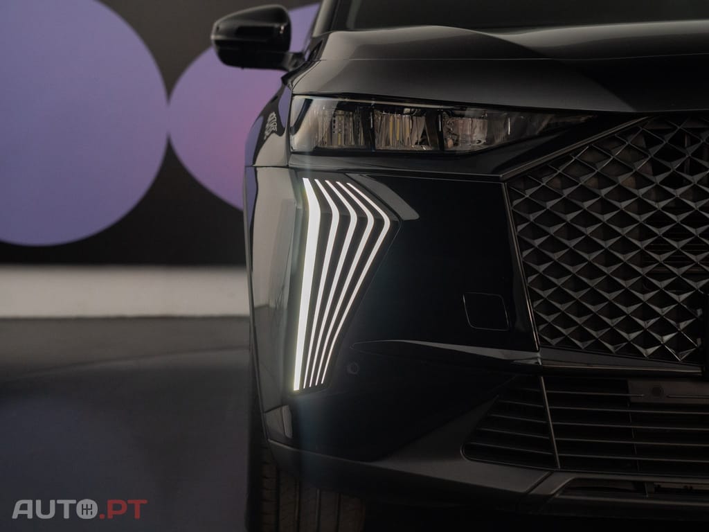 DS DS7 Crossback E-Tense Performance Line EAT8
