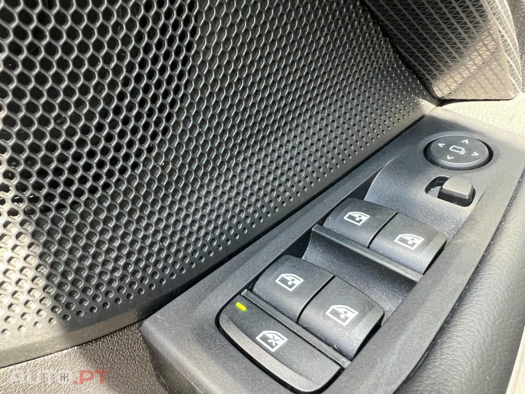 BMW 116 d Pack Desportivo M Auto