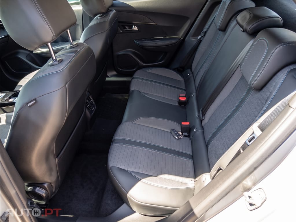 Peugeot 2008 Puretech Allure