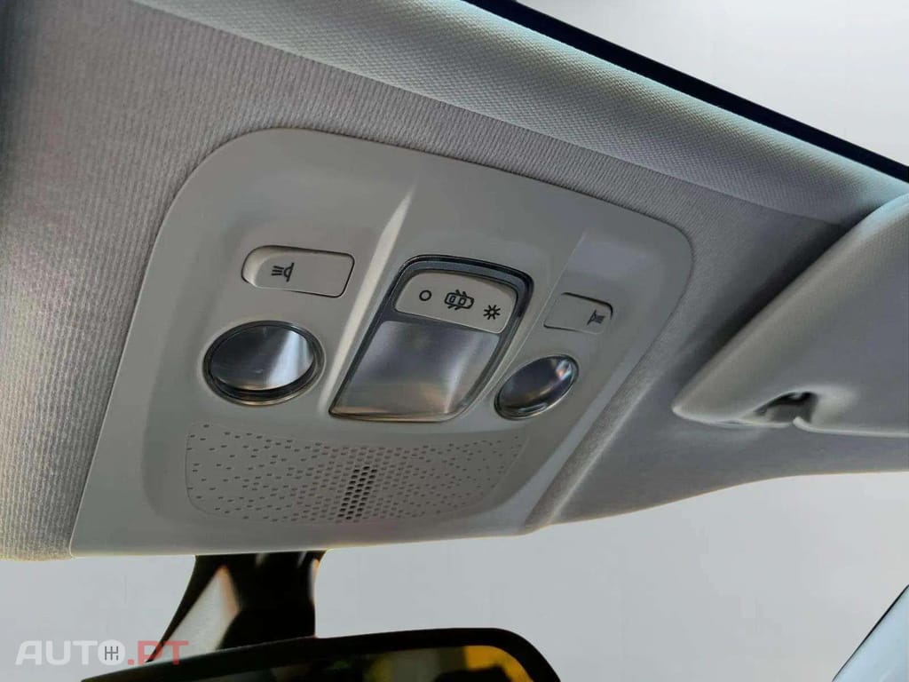 Peugeot 208  1.2 e-THP Féline