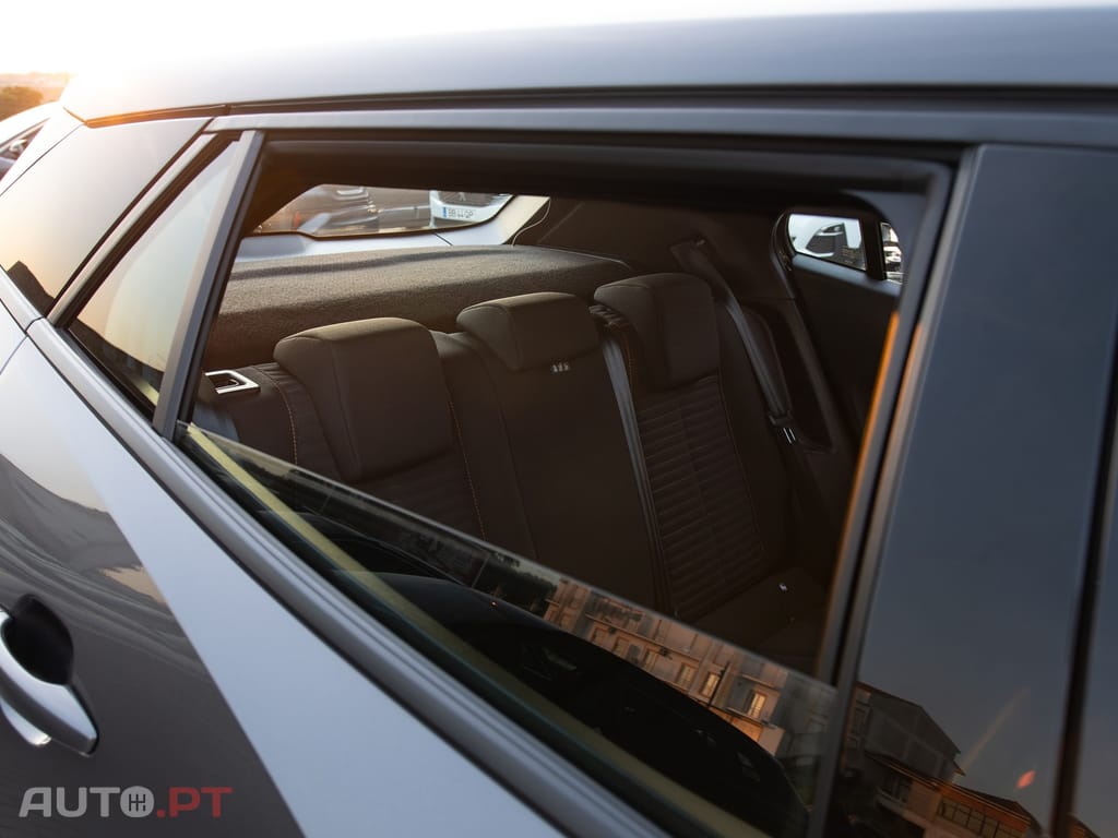 Peugeot 2008 1.2 PureTech Active Pack