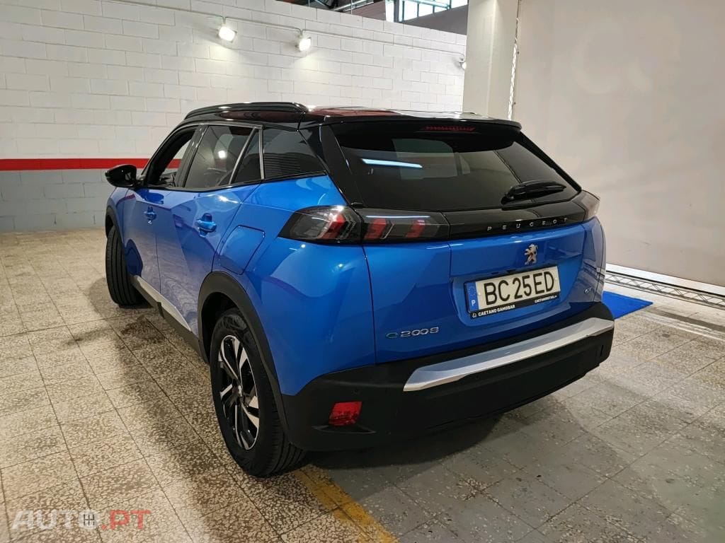 Peugeot E-2008 50 kWh GT