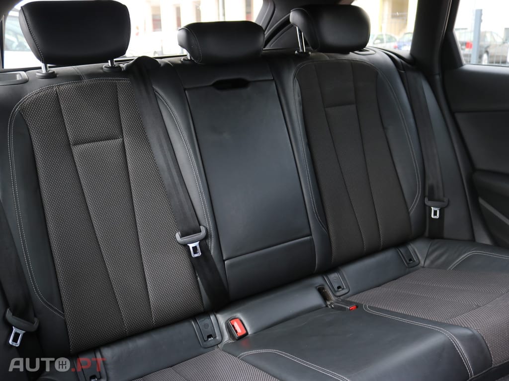 Audi A4 Avant 2.0 TDI multitronic S-line
