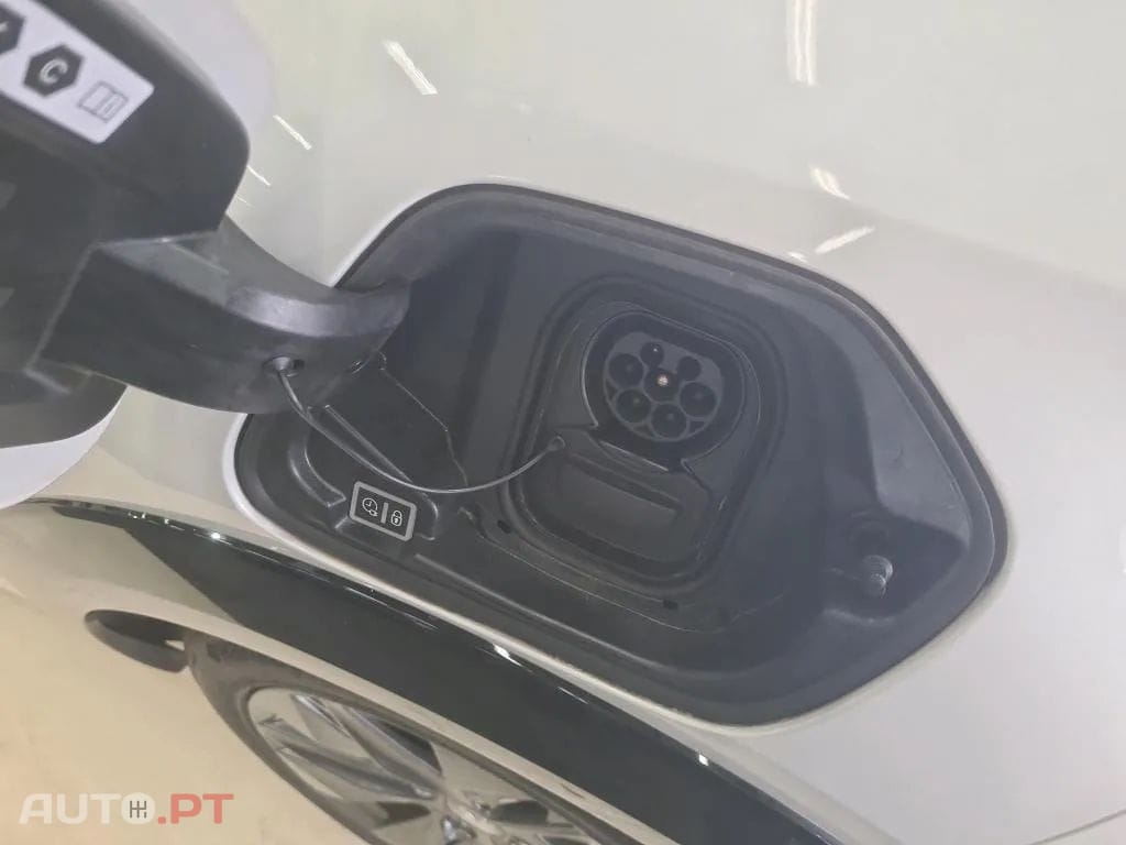 Peugeot E-208 50 kWh Allure