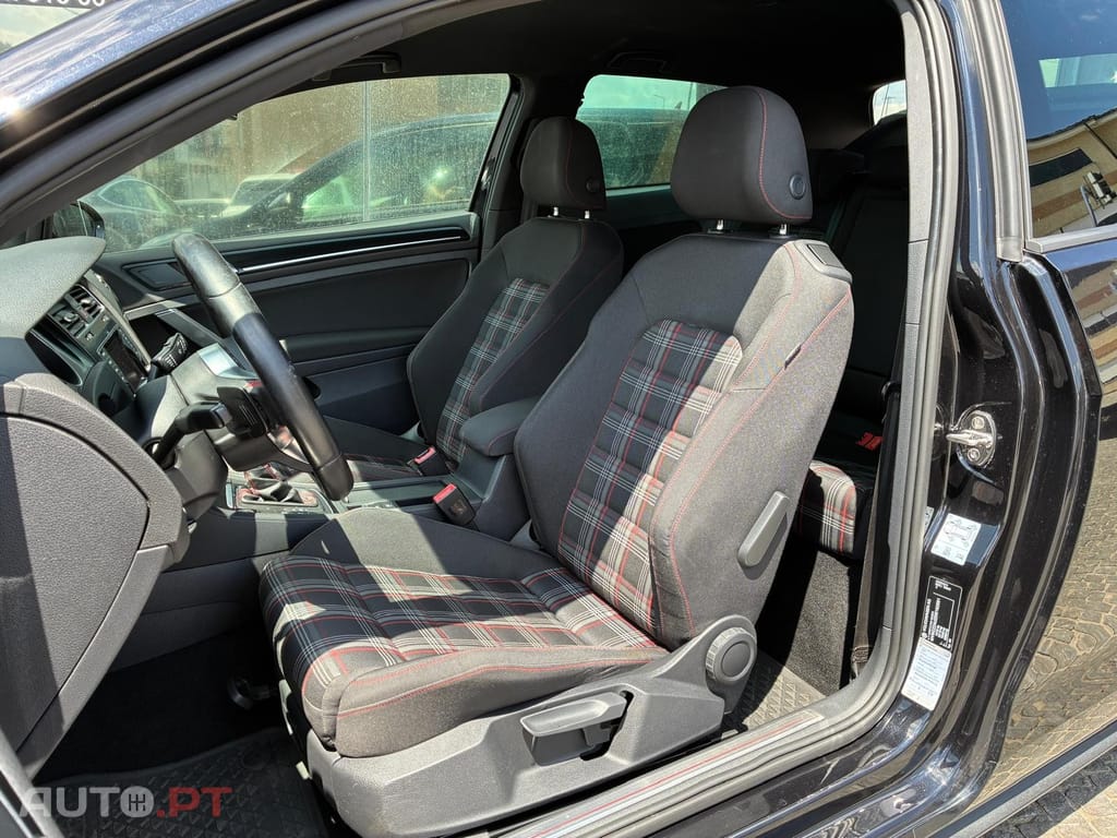 Volkswagen Golf 2.0 TSi GTi DSG Performance