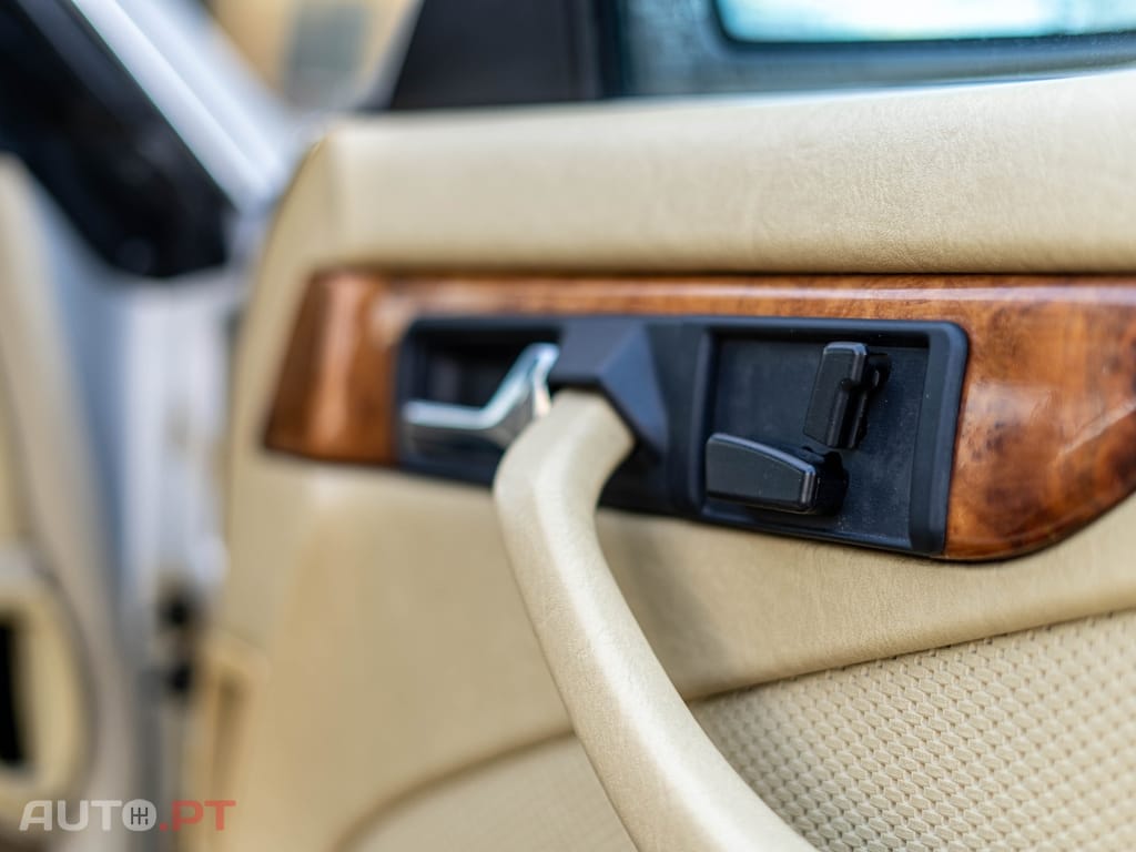 Mercedes-Benz 500 SEC W126