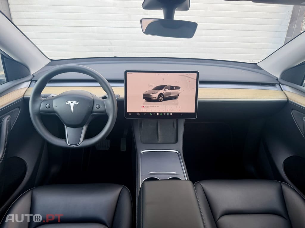 Tesla Model Y RWD