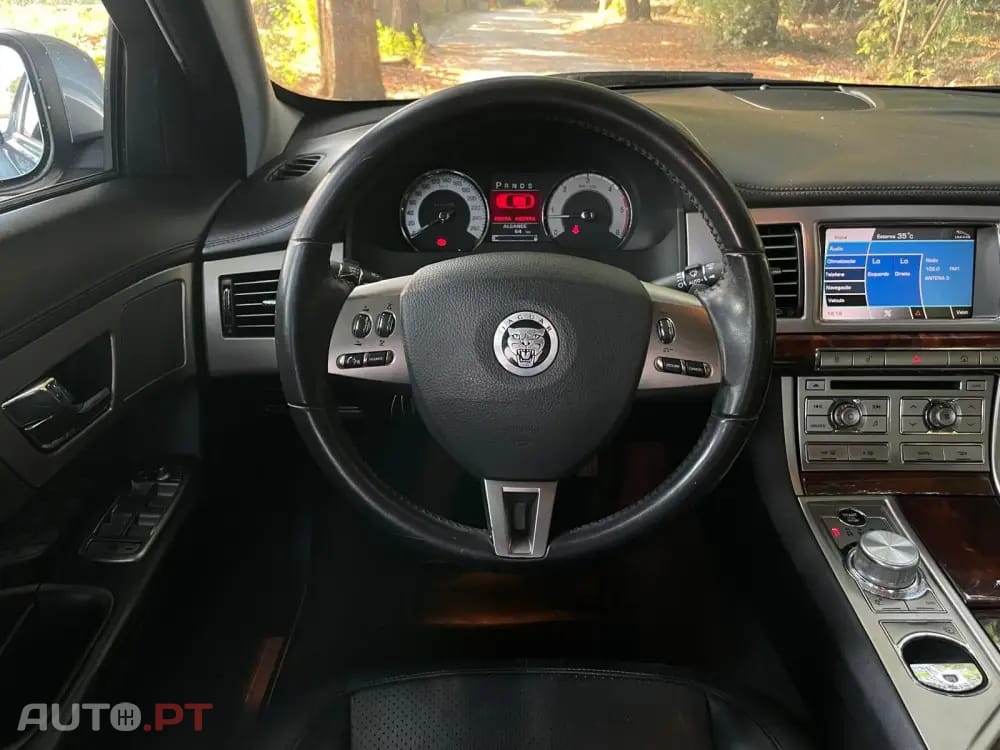 Jaguar XF 2.7 D V6 Premium Luxury