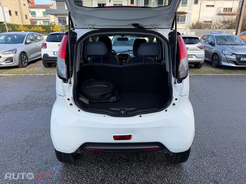 Peugeot iOn Standard