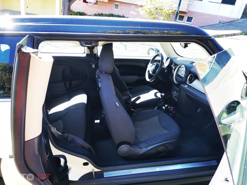 MINI Clubman One D - Van den Broeck