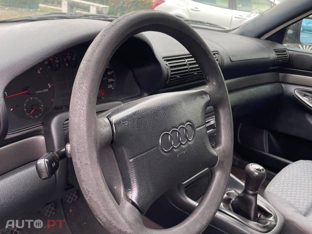 Audi A4 Avant 1.9 TDI Attraction