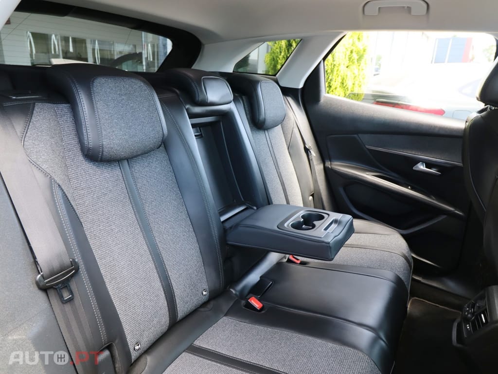 Peugeot 3008 1.6 BlueHDi Style EAT6