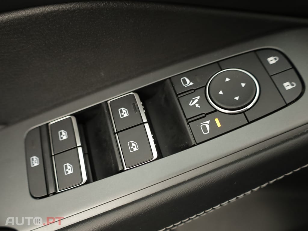Nissan Qashqai Qashqai 1.3 DIG-T N-Connecta LED Xtronic