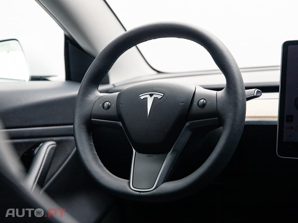 Tesla Model 3 Standard Range Plus RWD