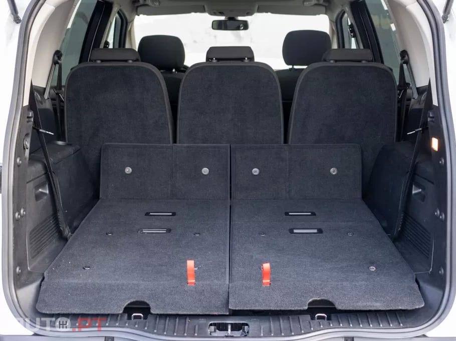 Ford S-Max 2.0 TDCi Titanium 7L 143g