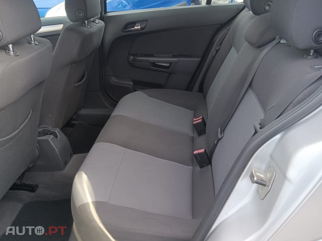 Opel Astra 1.3 CDTi Edition