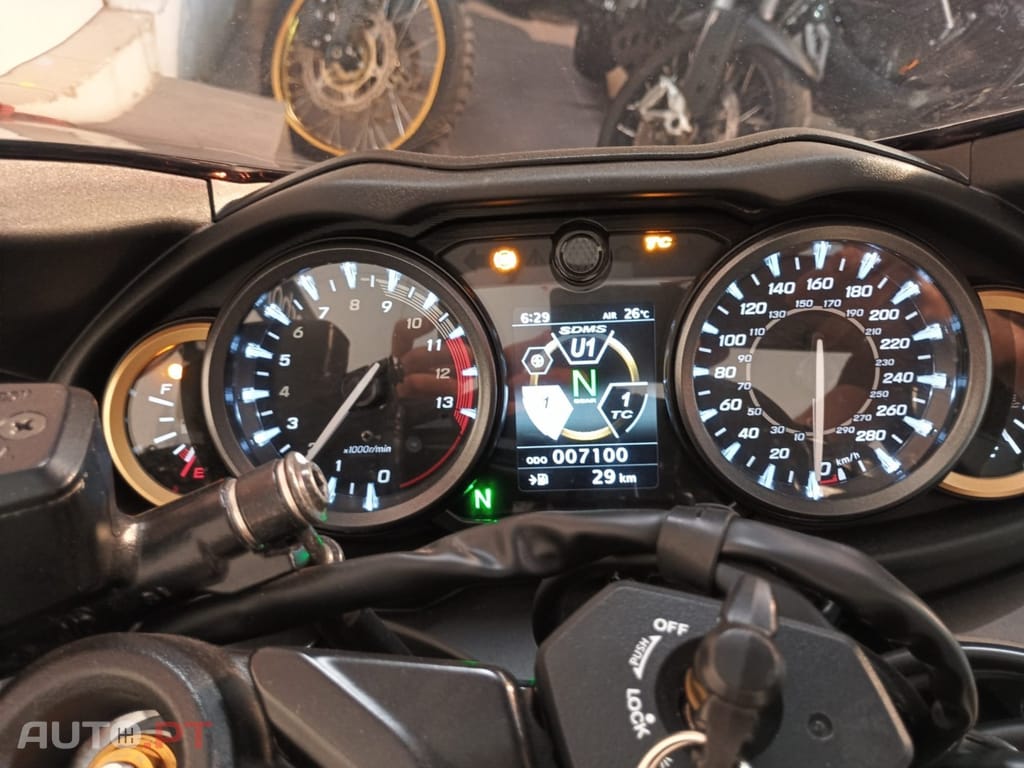 Suzuki Hayabusa GSX-R 1300
