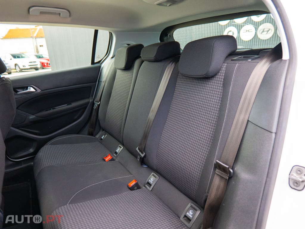 Peugeot 308 1.5 BlueHDi Business Line