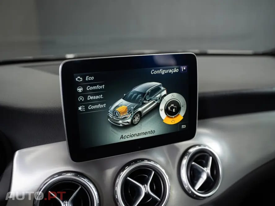 Mercedes-Benz GLA 200 AMG Line