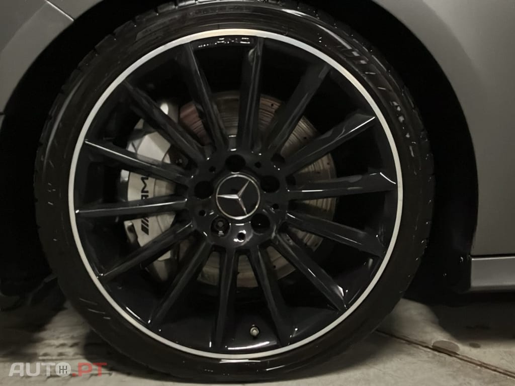 Mercedes-Benz A 35 AMG 4Matic Speedshift DCT 7G