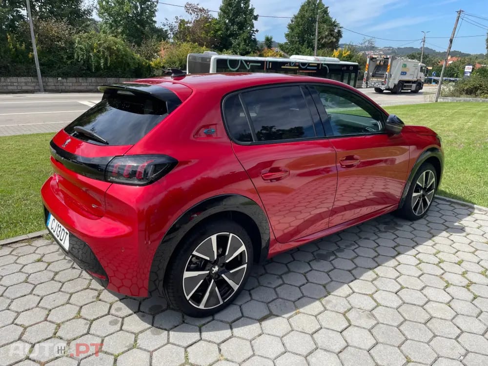 Peugeot E-208 50 kWh GT Pack