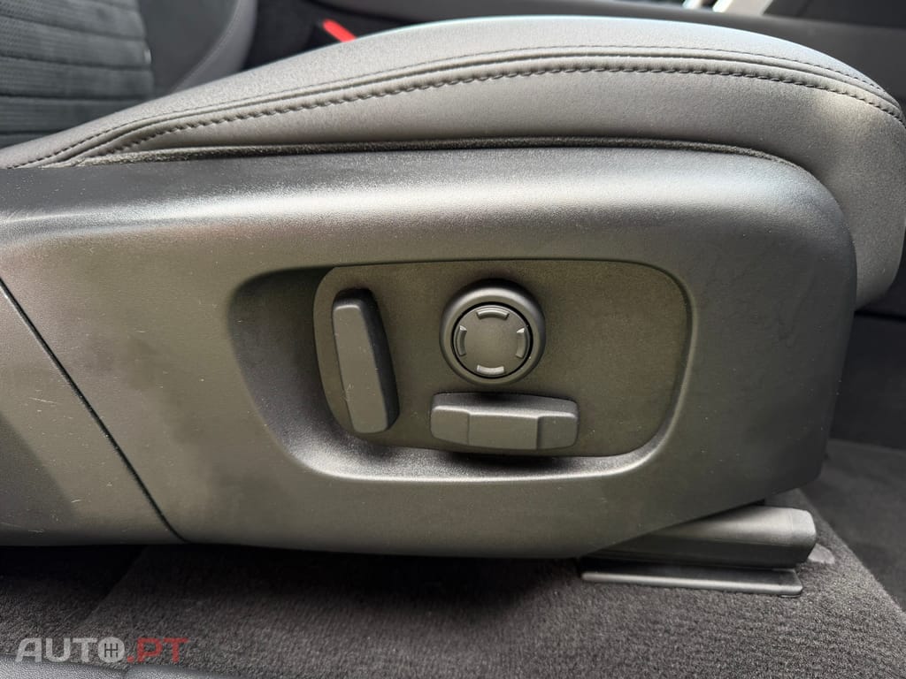 Land Rover Discovery Sport P300e Dynamic SE