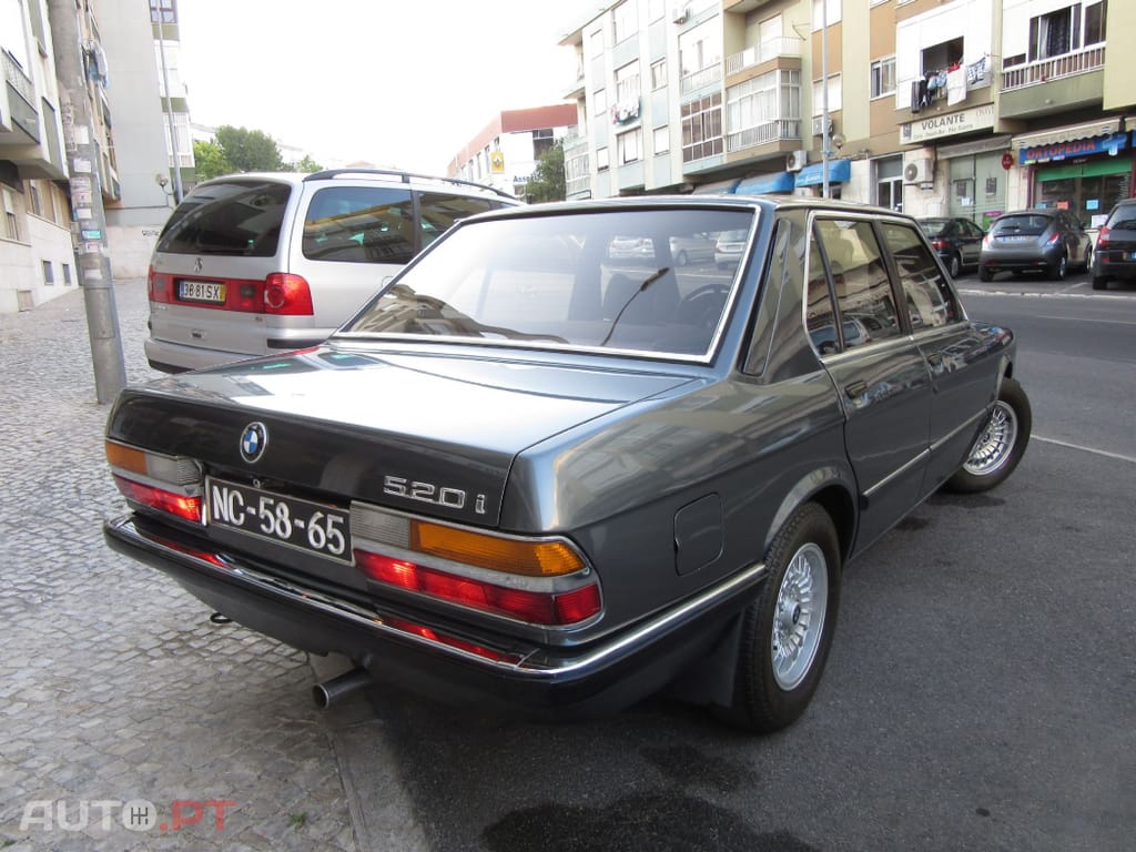 BMW 520 i E28 1983 Clássico