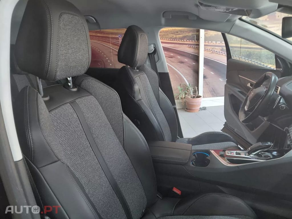 Peugeot 3008 1.2 PureTech Allure EAT6