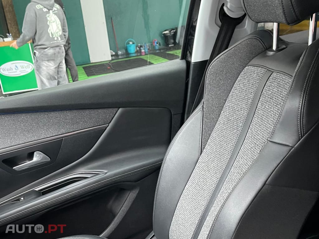 Peugeot 3008 PureTech 130 Stop & Start GPF EAT8 Allure