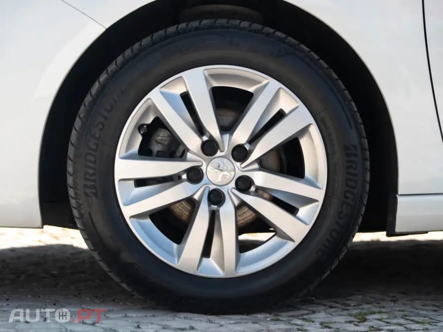 Peugeot 308 1.5 BlueHDi Business Line