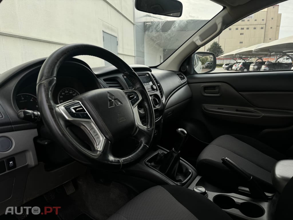 Mitsubishi L200 2.4 DI-D CD Campera 4WD