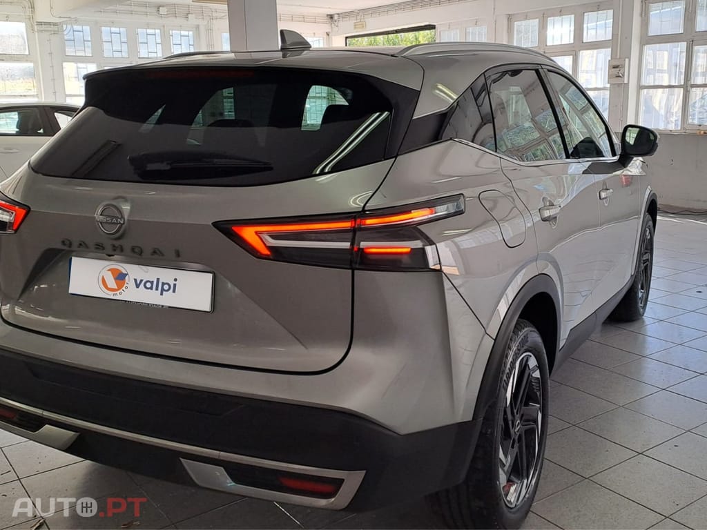 Nissan Qashqai 1.3 DIG-T N-Connecta LED