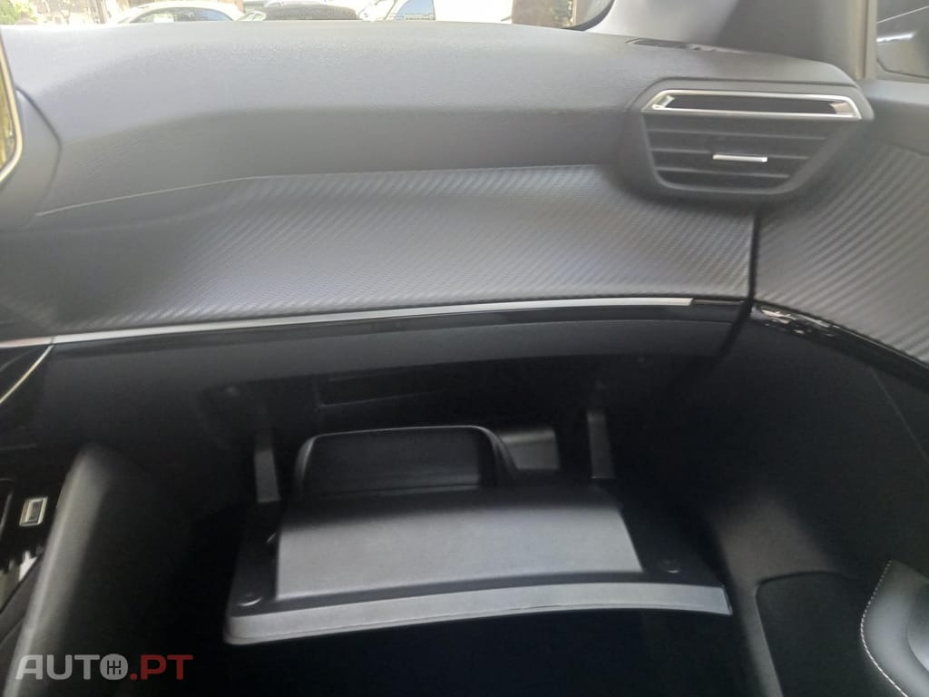 Peugeot 208 1.2 Hybrid Allure e-DCS6