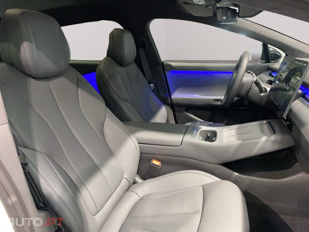 XPeng P7 74.9 kWh Long Range