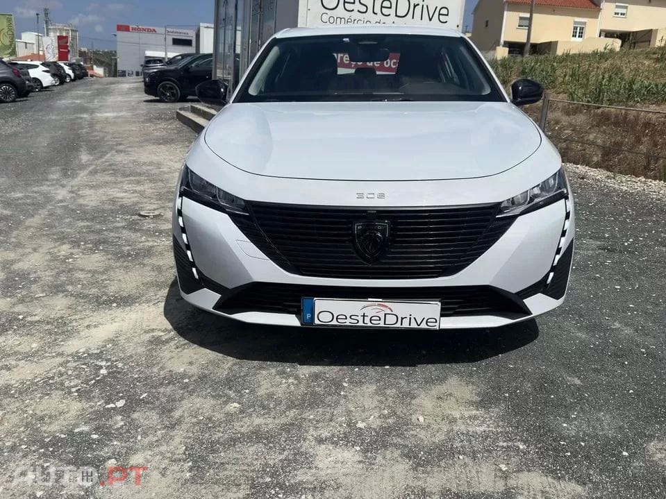 Peugeot 308 1.2 Hybrid Style e-DCS6 — fotografia 2