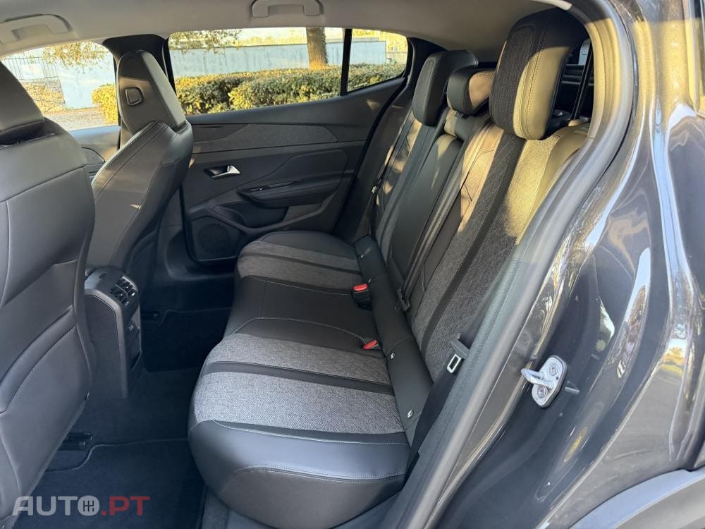 Peugeot 408 1.6 Hybrid GT e-EAT8