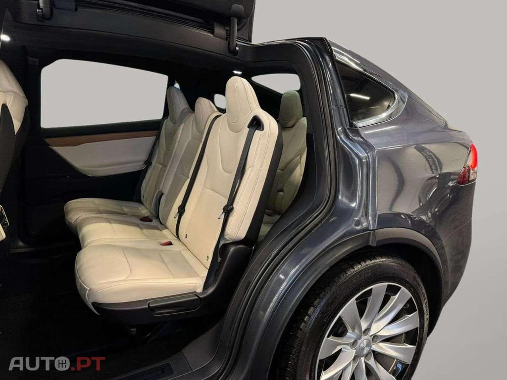Tesla Model X LONG RANGE