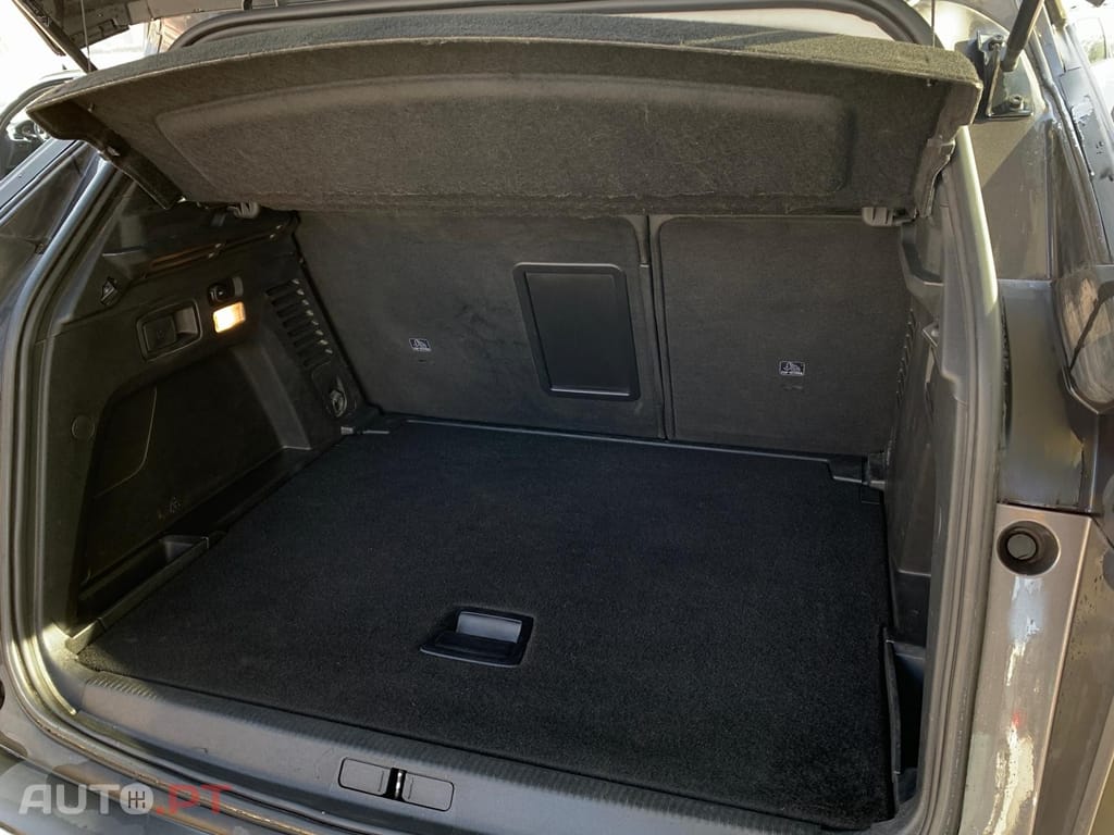 Peugeot 3008 1.5 BlueHDi Allure EAT8