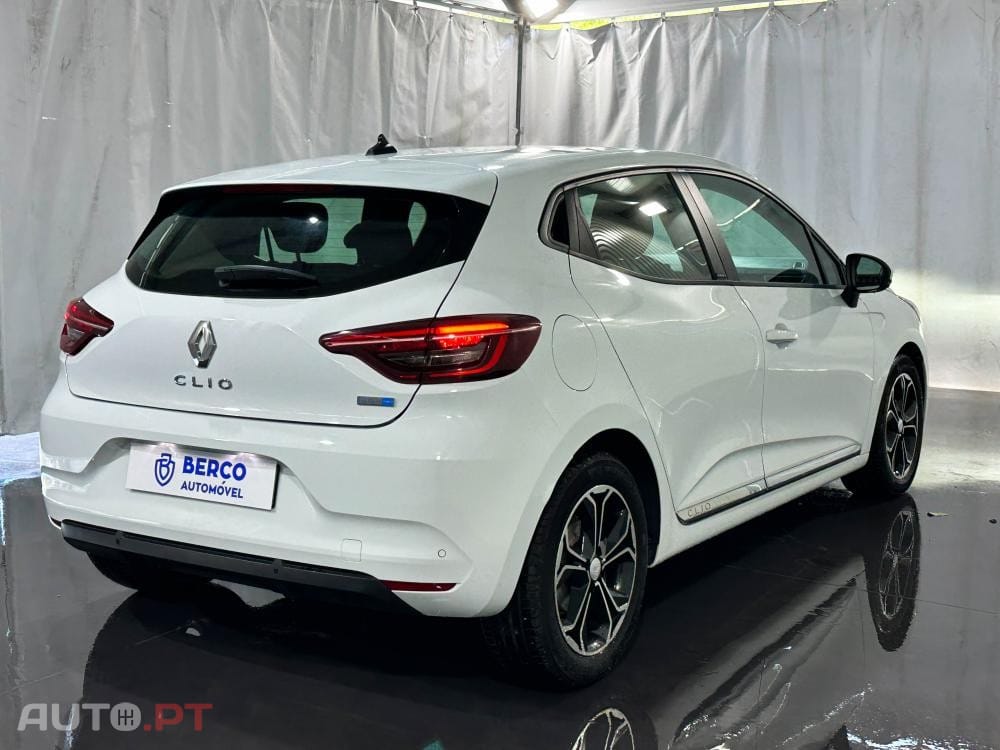 Renault Clio 1.6 E-Tech Intens
