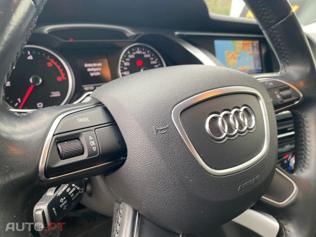 Audi A4 2.0 TDI Business Line S-line