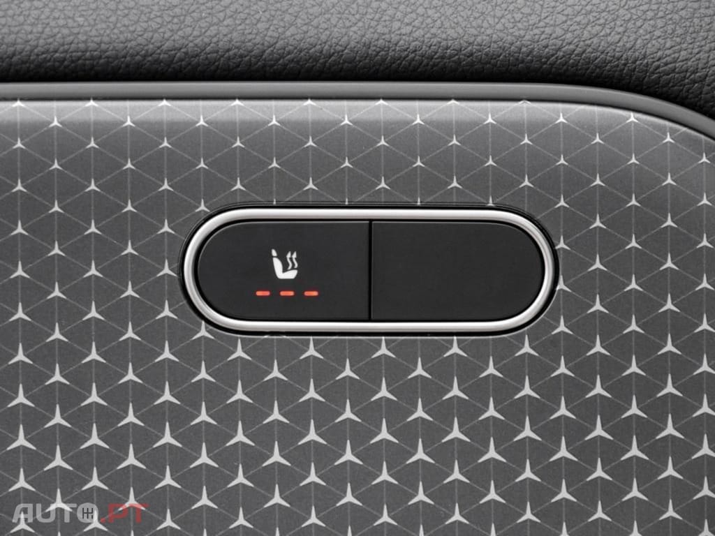 Mercedes-Benz EQA 300 4M AMG I.V.A DEDUTIVEL 