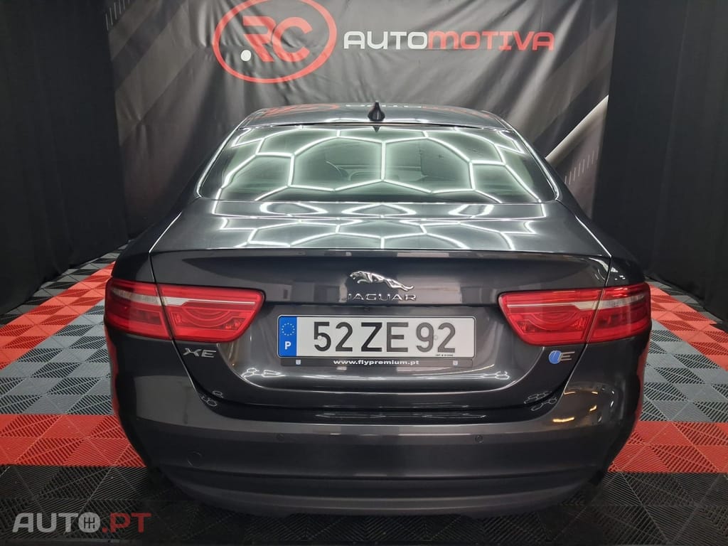 Jaguar XE 2.0 D Prestige Aut.