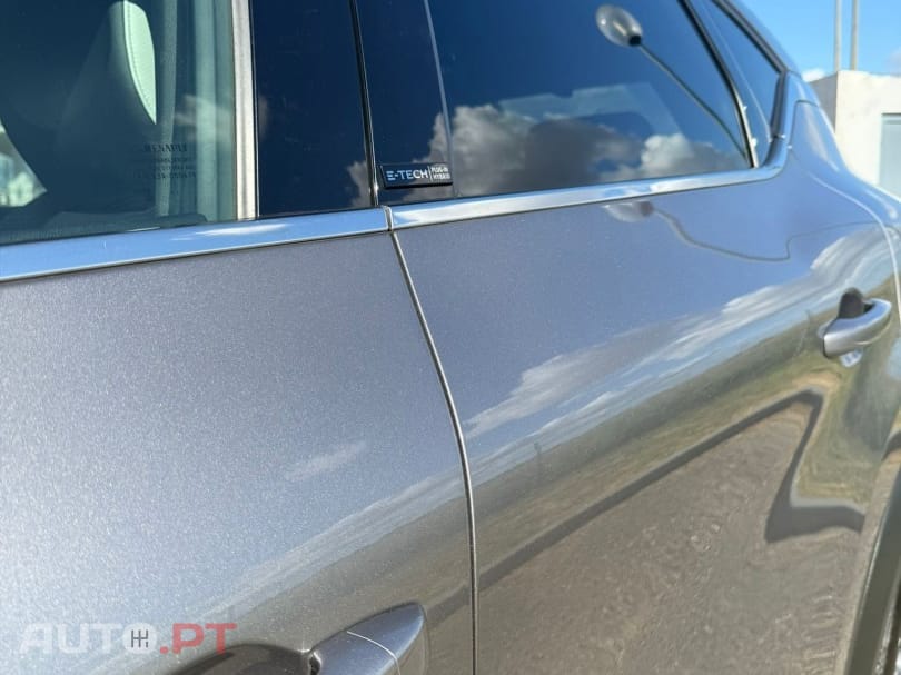 Renault Captur 1.6 E-Tech Intens