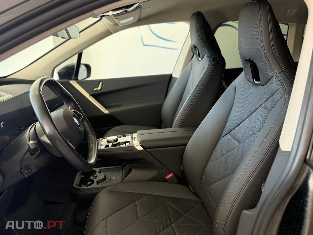 BMW iX xDrive 40 Pack Desportivo